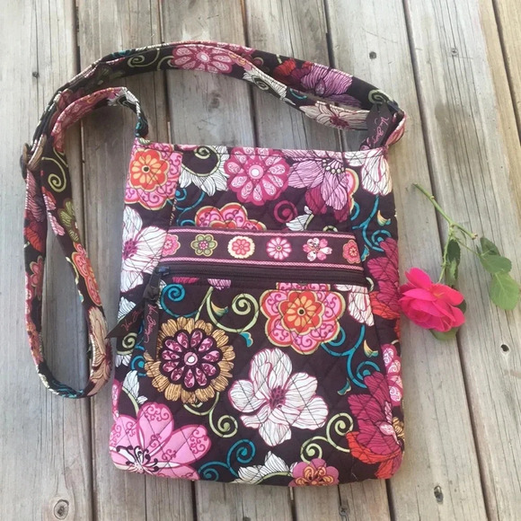 Vera Bradley Retired Mod Floral Pink‎ Crossbody - Picture 1 of 8